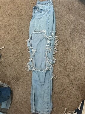 American Eagle Outfitters Light Blue Distressed Boyfriend Jeans